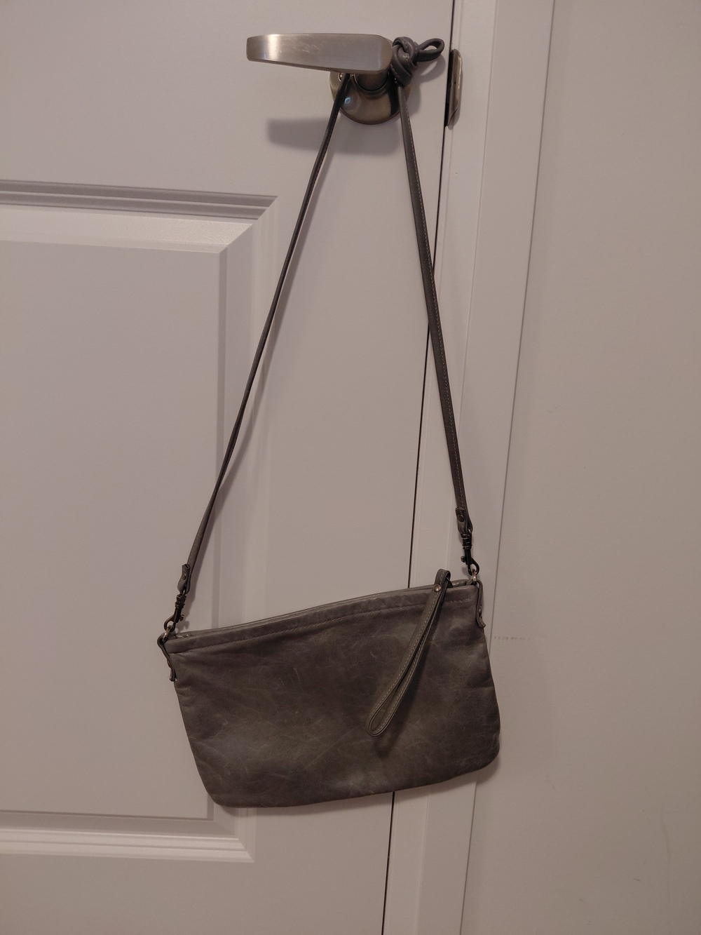 Women’s Gray Leather Wristlet Crossbody Clutch